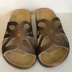 AVON sandals SIZE 8W